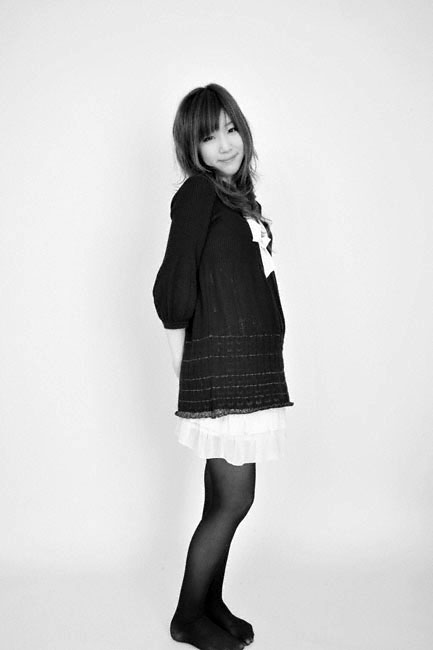hitomi027bw